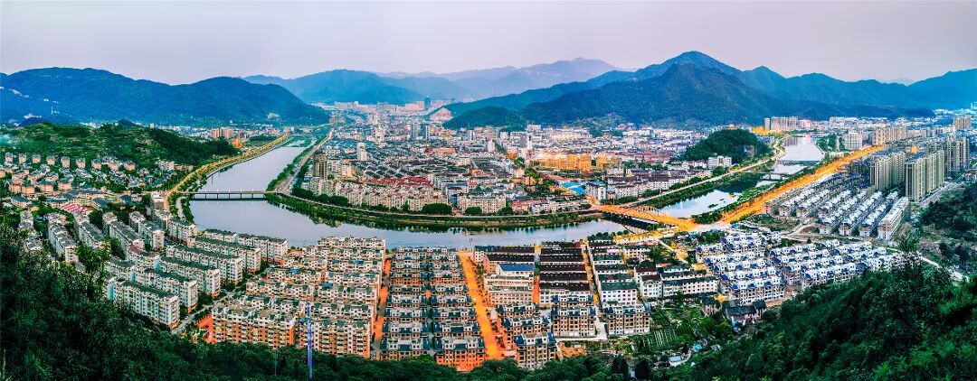 俯瞰三门县城全貌 张海宝 摄.jpg
